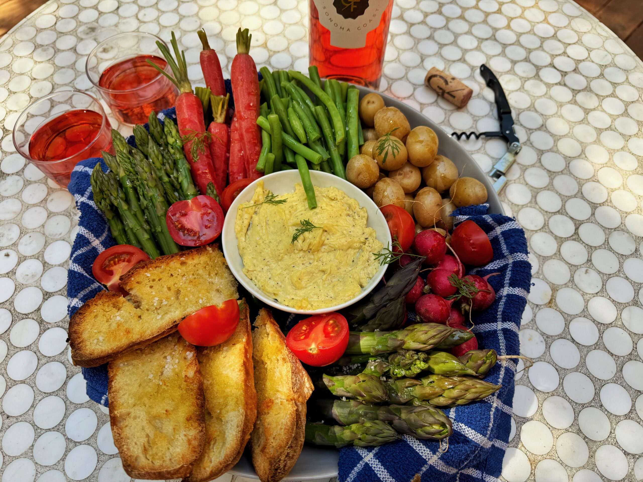 Anchovy aïoli with crudité
